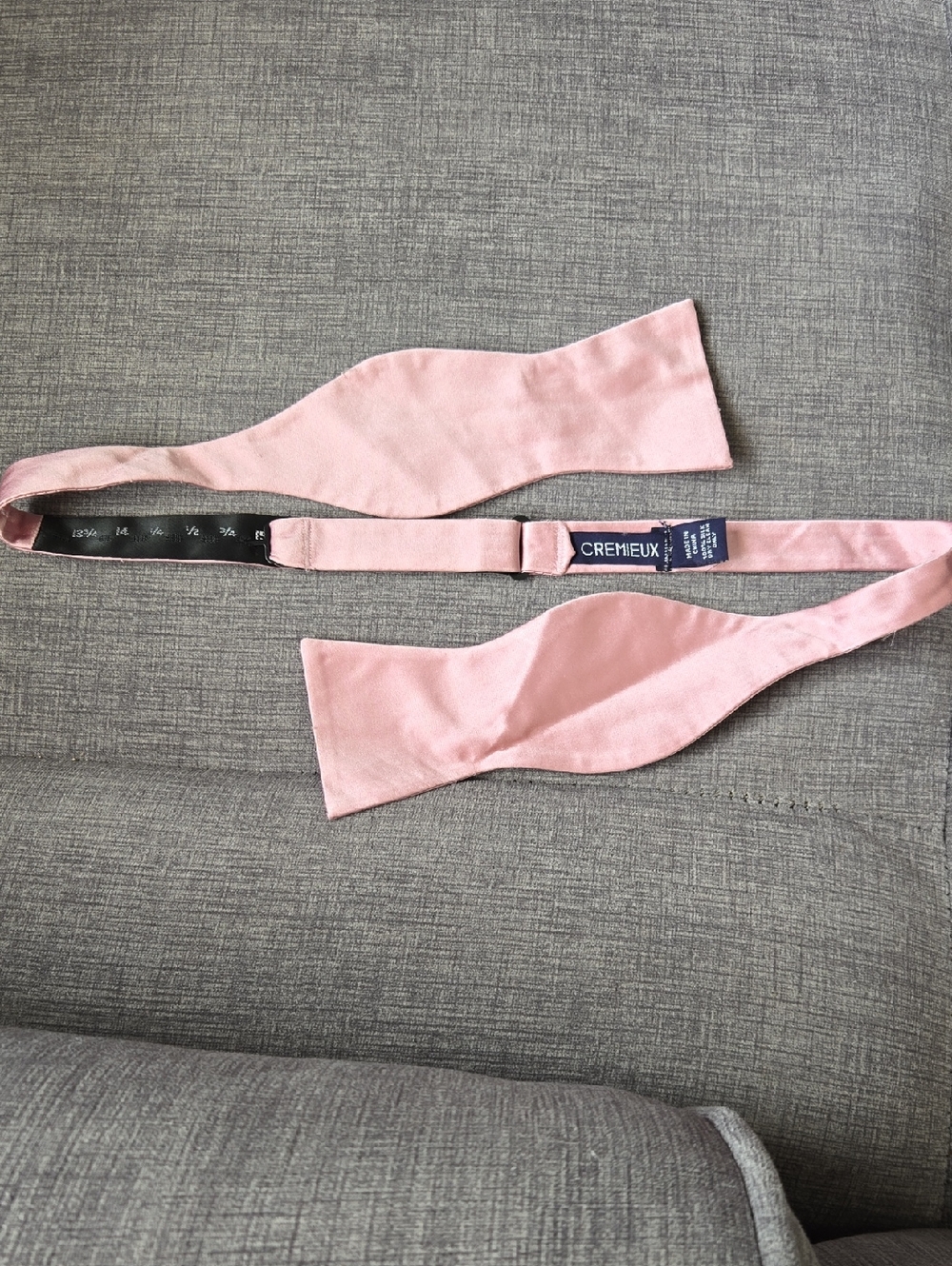 Daniel Cremieux Pink Self-Tie Bow Tie